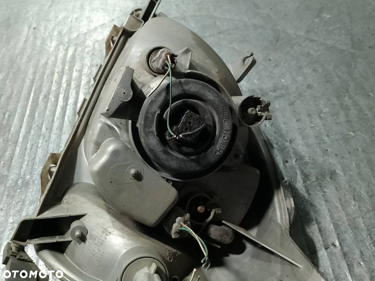 LAMPA PRZÓD PRAWA TOYOTA YARIS I ( 99-05 ) - 4