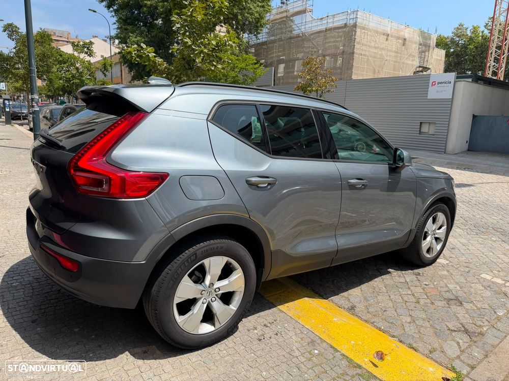 Volvo XC 40 2.0 D3 AWD Geartronic - 4