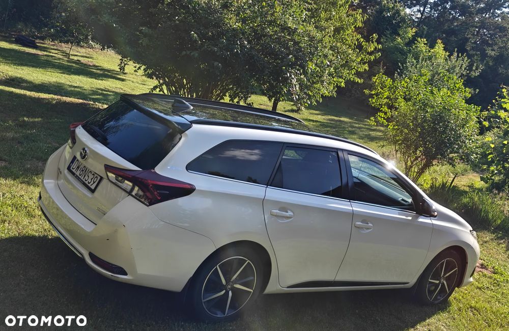 Toyota Auris Hybrid 135 Selection - 5