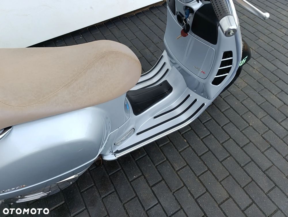 Piaggio Vespa - 25