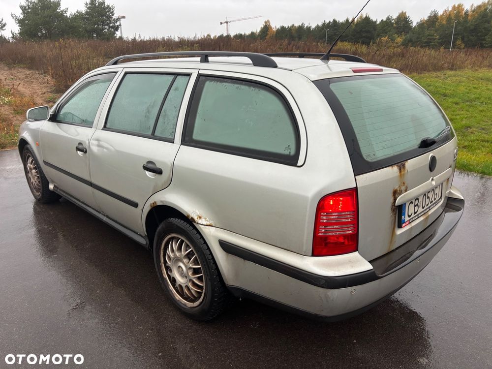 Skoda Octavia 2.0 Combi Advance - 5