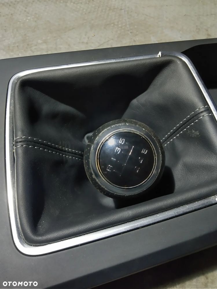 Gałka zmiany biegów Audi Q2 81A816864261 - 2