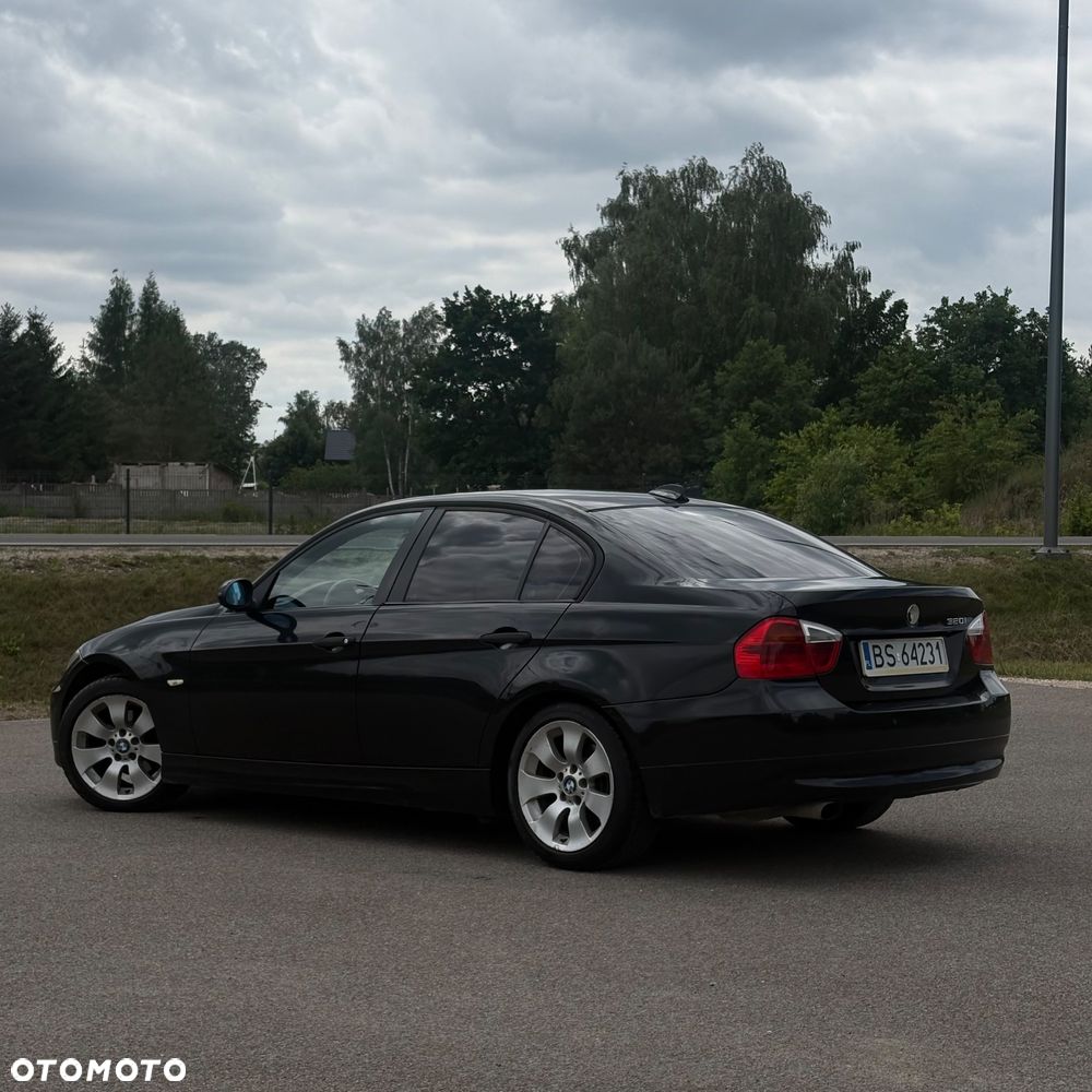 BMW Seria 3 320i - 3