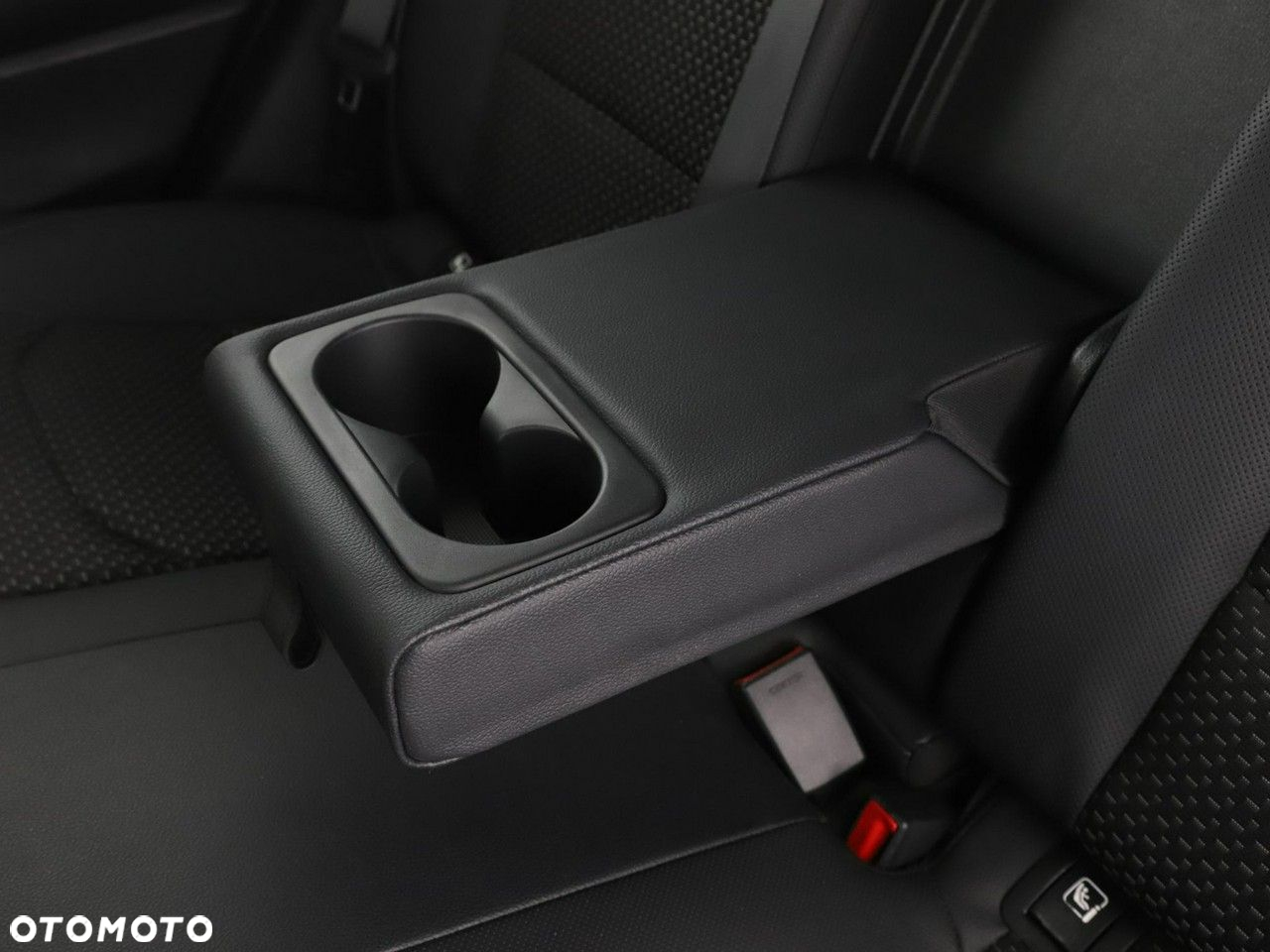 Kia XCeed 1.4 T-GDI OPF DCT7 SPIRIT - 38