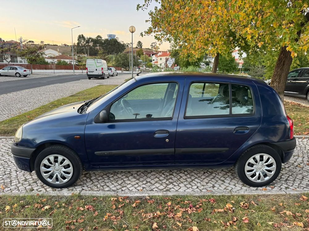 Renault Clio 1.2 RT - 12