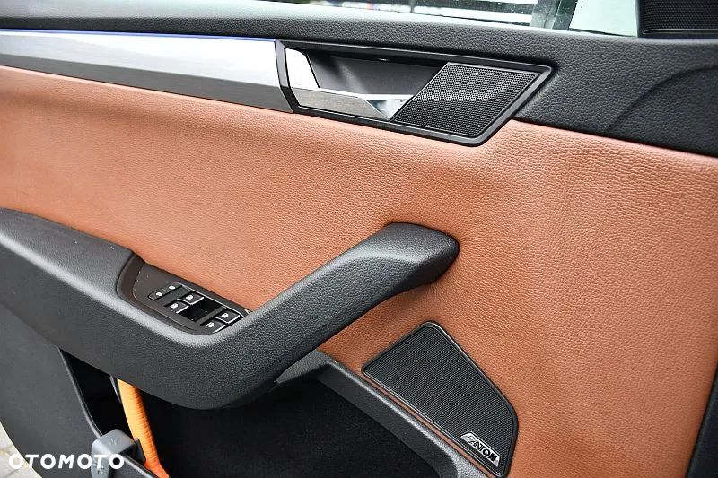 Skoda Superb 2.0 TDI Sportline - 19