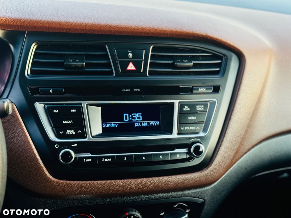 Hyundai i20 1.2 Intro Edition - 11