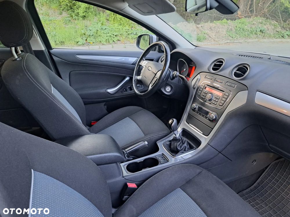 Ford Mondeo 1.6 TDCi Ambiente - 15