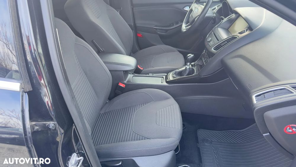 Ford Focus 1.0 EcoBoost Start-Stopp-System TITANIUM - 17
