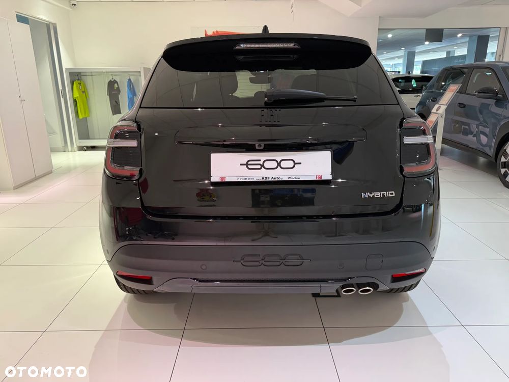 Fiat 600 1.2 Turbo Sport eDCT - 4