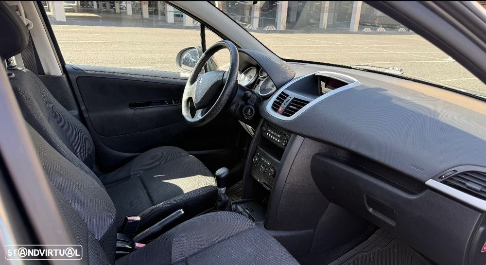 Peugeot 207 1.4 16V SE Millesim 200 Anos - 6