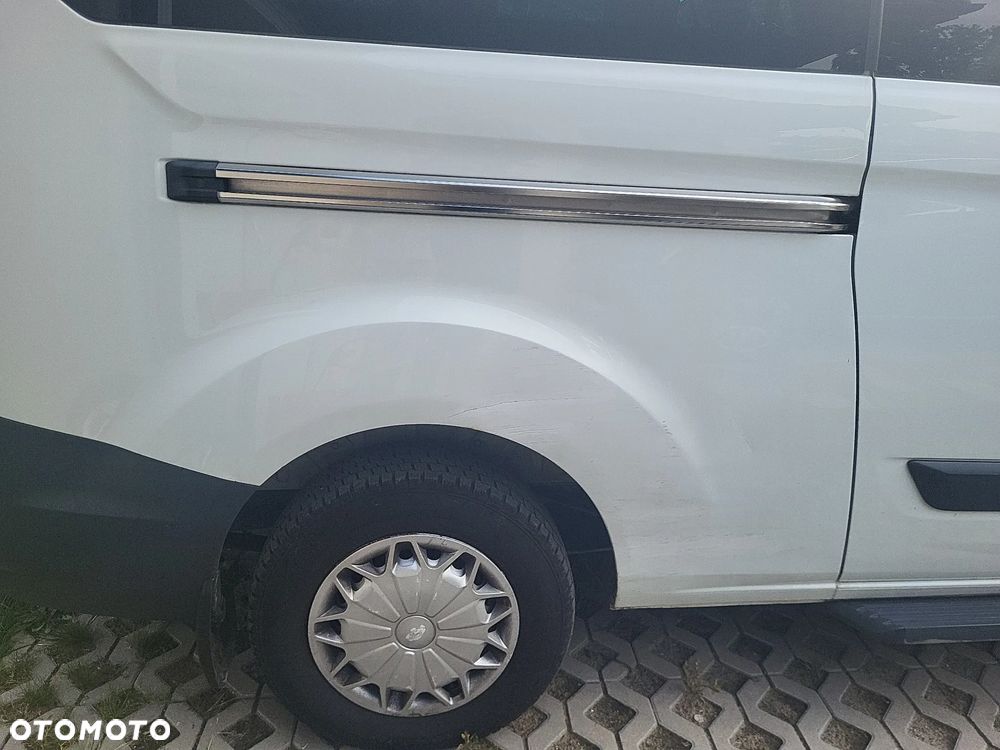 Ford Tourneo Custom - 9