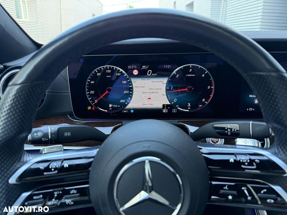 Mercedes-Benz E 220 d 4MATIC 9G-TRONIC AMG Line - 36