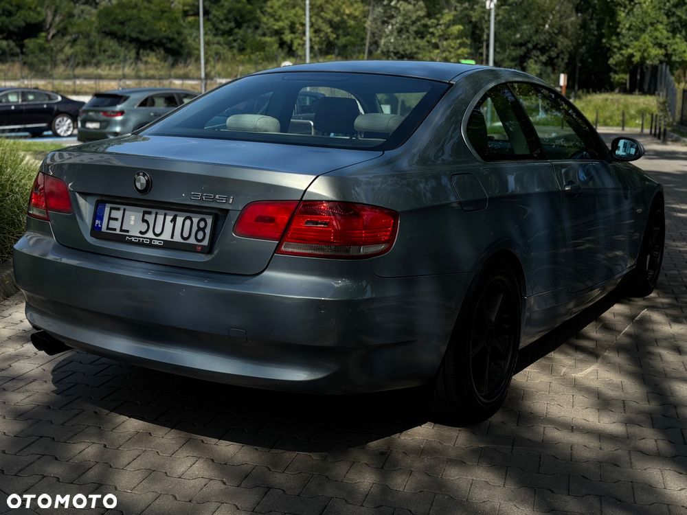 BMW Seria 3 325i M Sport Edition - 23