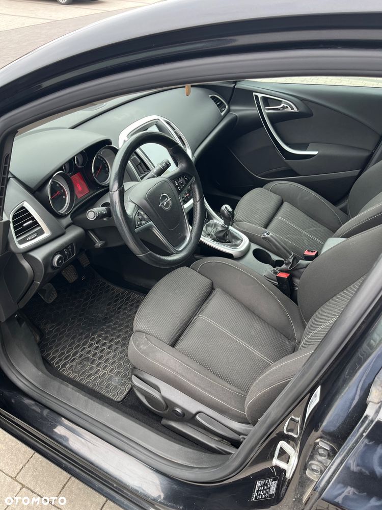 Opel Astra 1.4 Turbo - 11