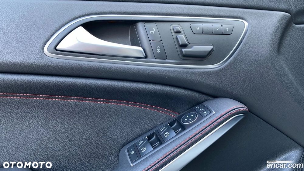 Mercedes-Benz CLA AMG 45 4Matic 7G-DCT - 12
