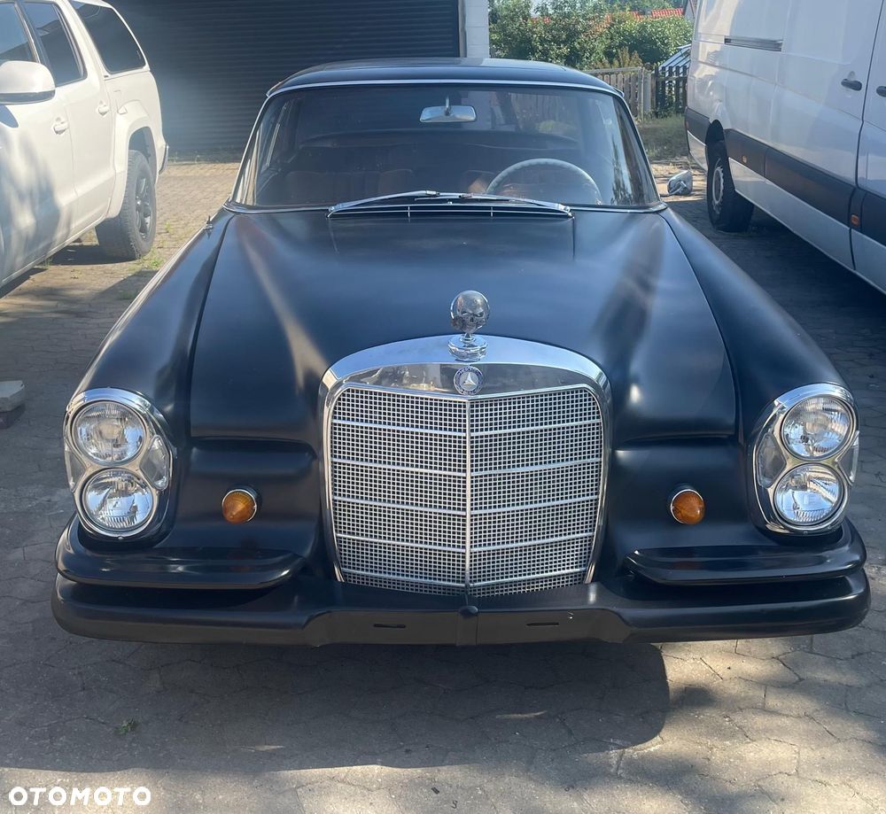 Mercedes-Benz W111 - 5