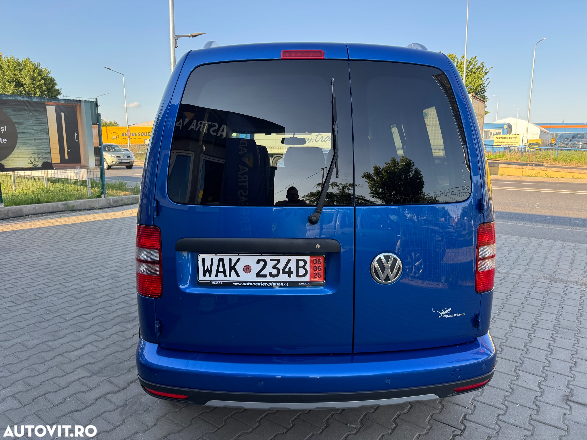 Volkswagen Caddy 2.0 TDI 4Motion Trendline - 25