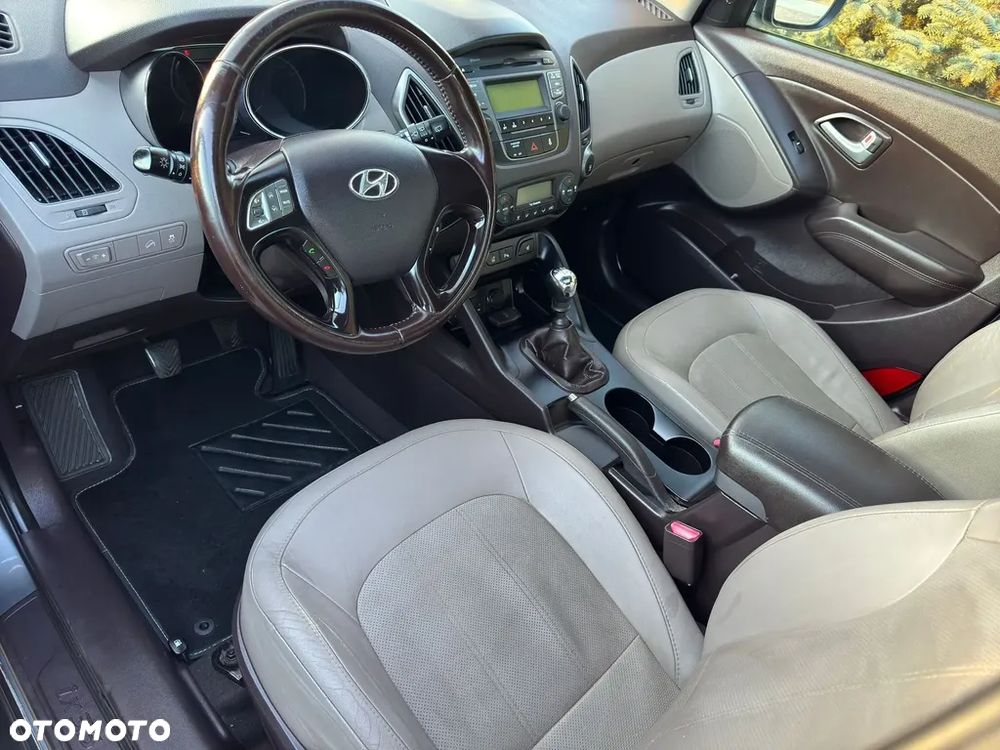 Hyundai ix35 1.6 2WD Fifa World Cup Edition - 6