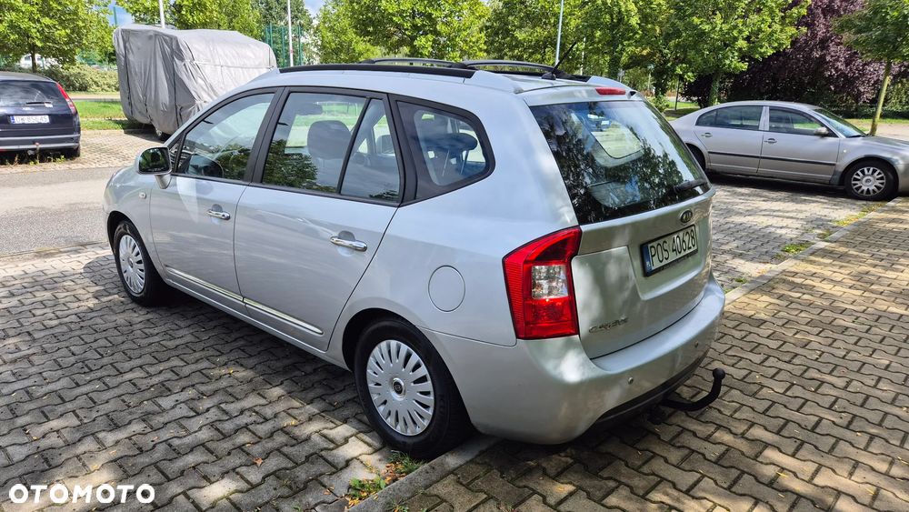 Kia Carens 2.0 EX - 4