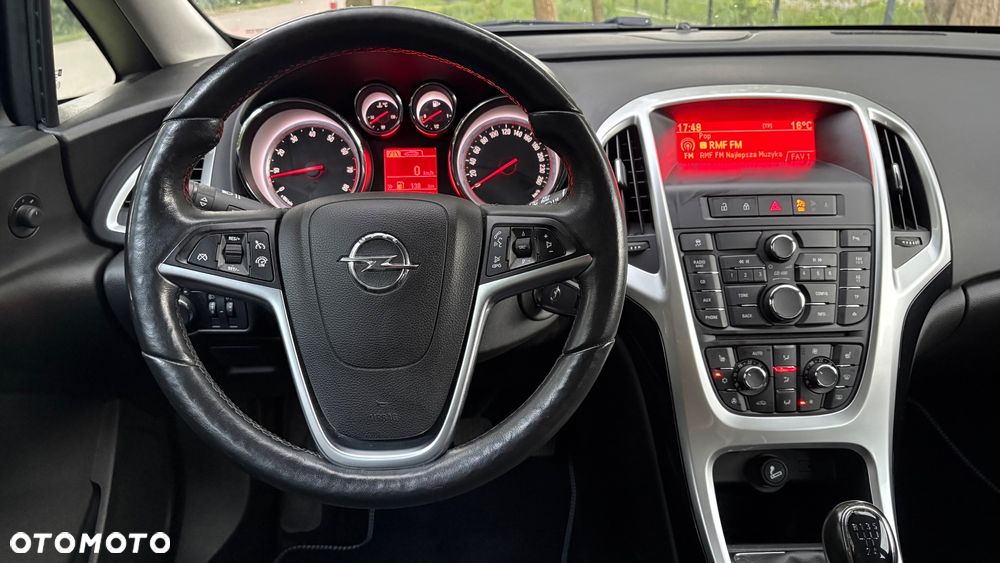 Opel Astra 1.6 Exklusiv - 28