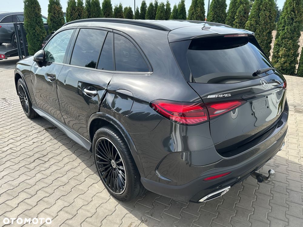 Mercedes-Benz GLC 300 e 4Matic 9G-TRONIC AMG Line - 5