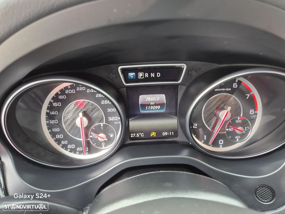 Mercedes-Benz GLA 45 AMG 4Matic Speedshift 7G-DCT Night Edition - 11