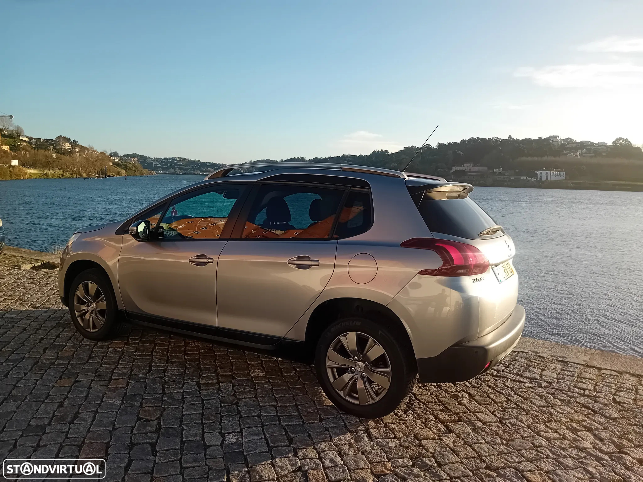 Peugeot 2008 1.6 BlueHDi Style - 11