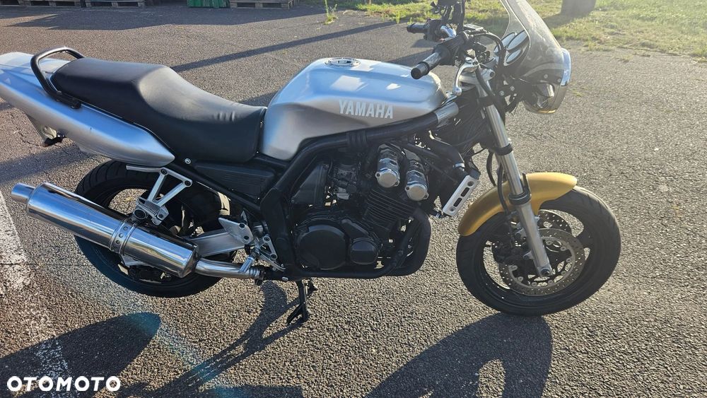 Yamaha FZS - 5