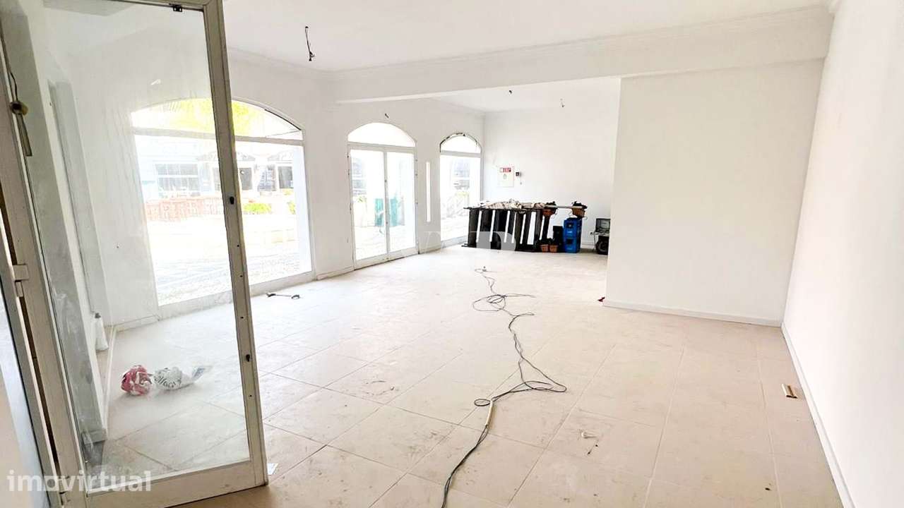 Conjunto de 2 lojas próximo da Marina de Vilamoura - Grande imagem: 3/7