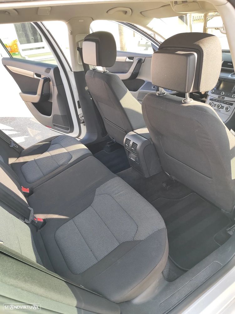 VW Passat Variant 1.6 TDI BlueMotion Comfortline - 12