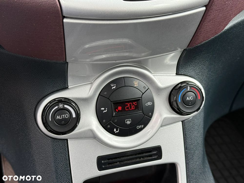 Ford Fiesta 1.25 Celebration - 19