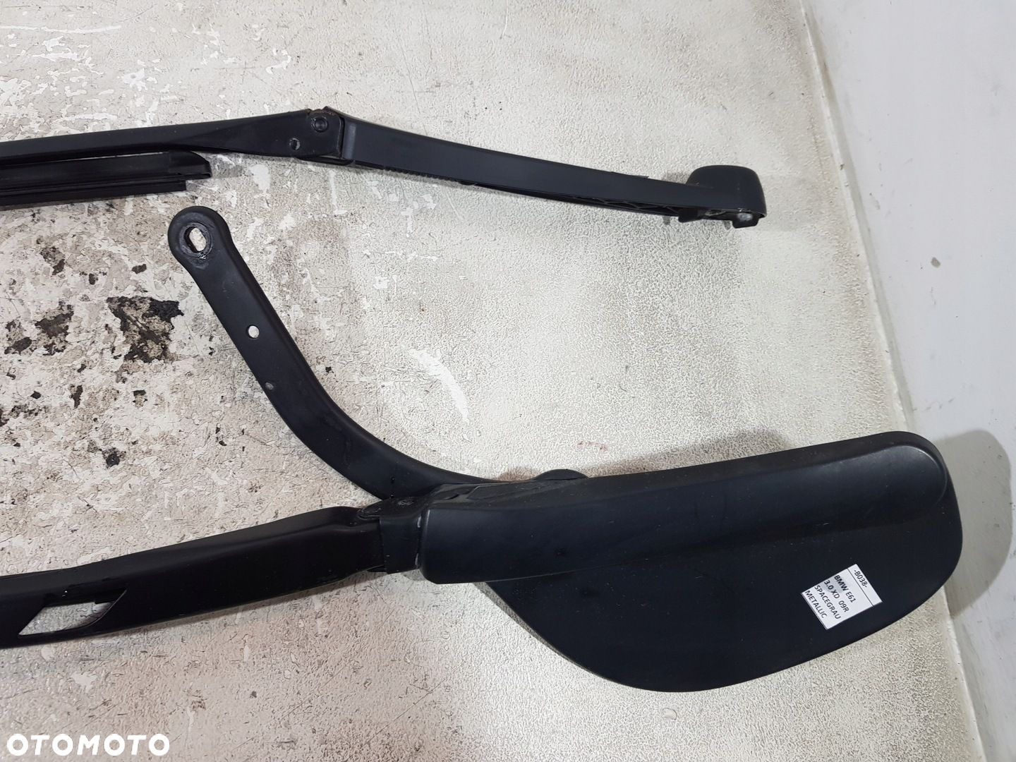 RAMIONA WYCIERACZEK PRZÓD 7035103 BMW E61 LCI EUR KOMPLET - 4