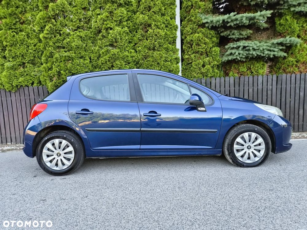 Peugeot 207 - 30