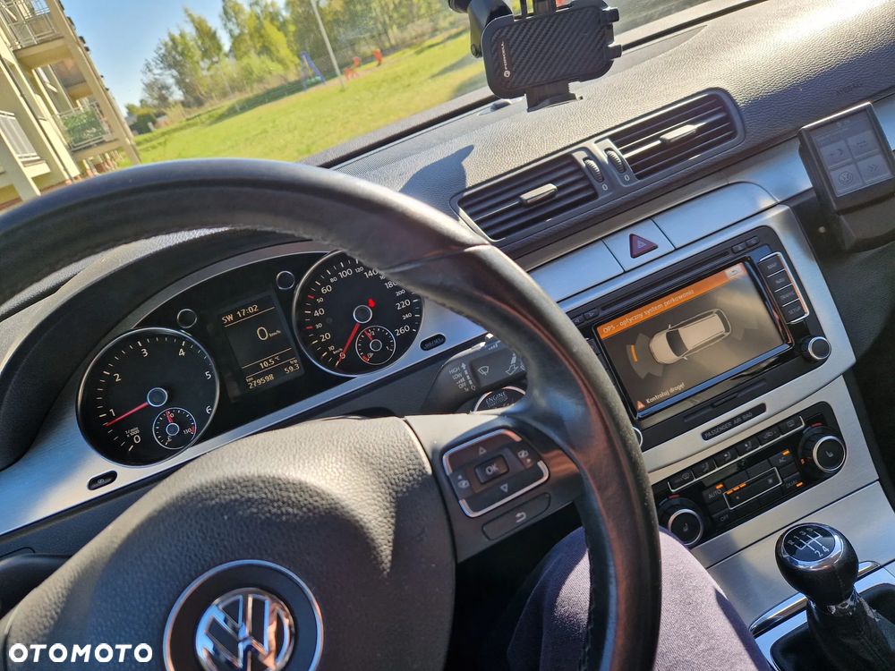 Volkswagen Passat 1.6 TDI DPF BlueMot Highline - 4