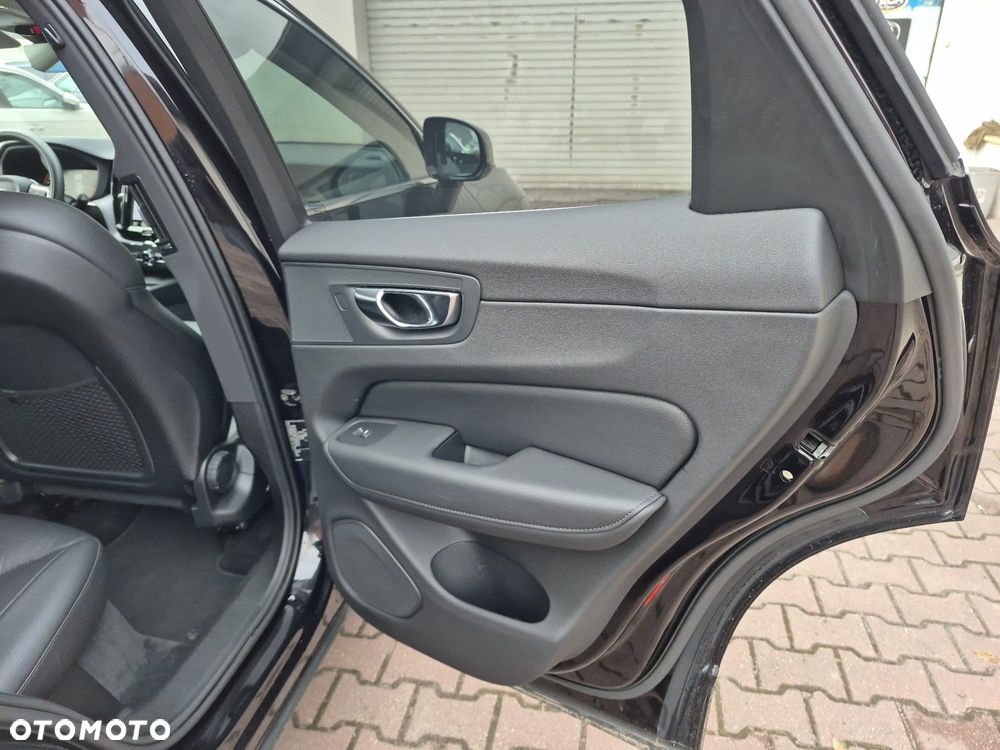 Volvo XC 60 - 32