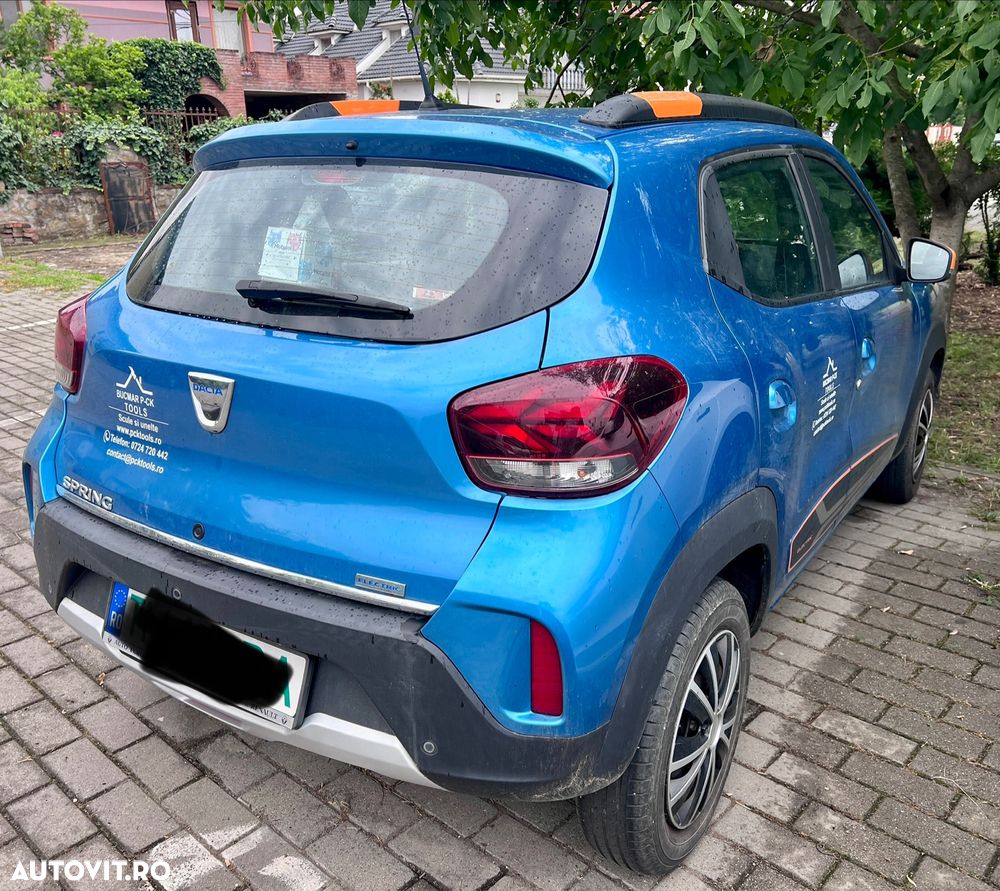 Dacia Spring Essential - 2