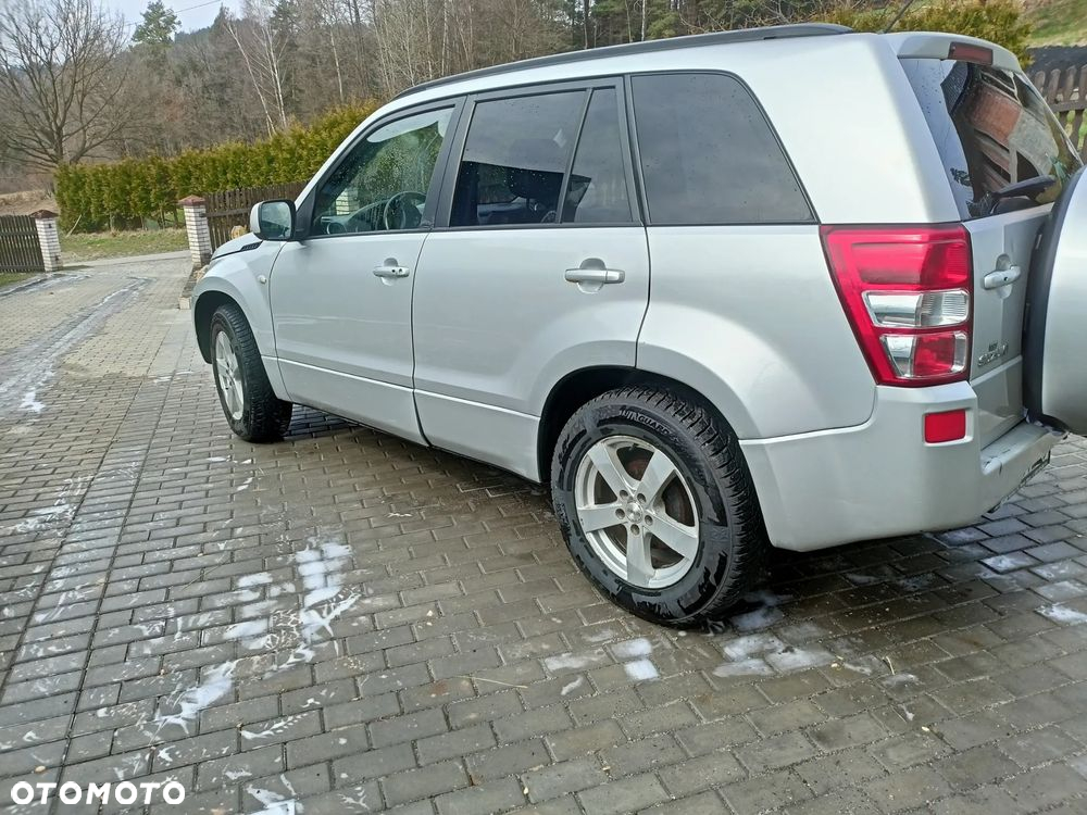 Suzuki Grand Vitara 2.0 De luxe - 9