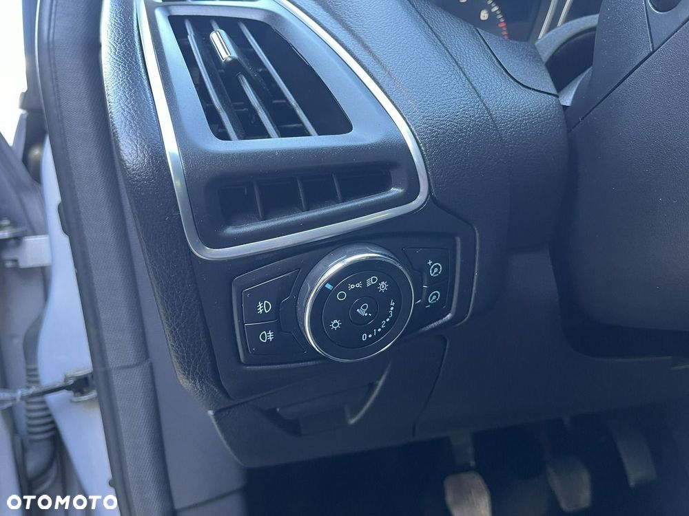 Ford Focus - 24