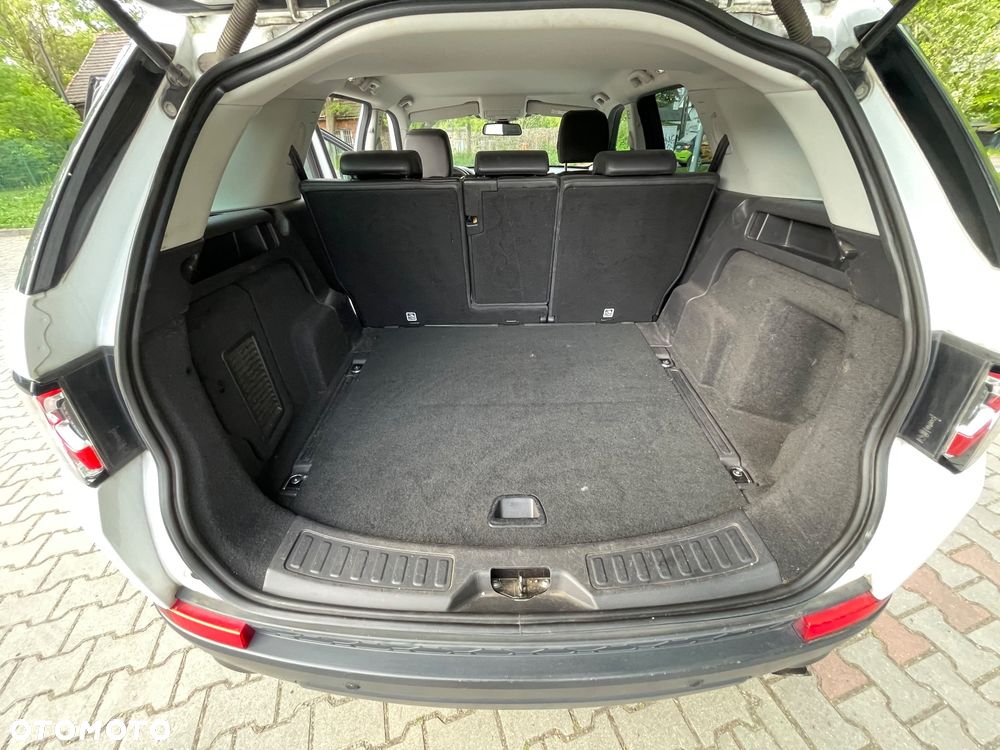 Land Rover Discovery Sport TD4 HSE Luxury - 28