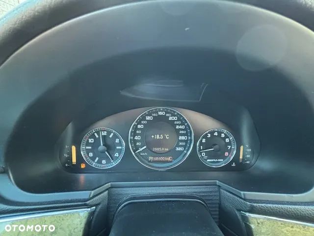 Mercedes-Benz Klasa E - 32