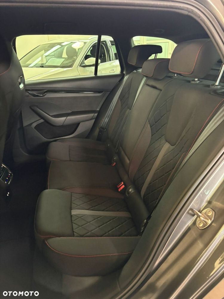 Skoda Octavia 2.0 TSI RS DSG - 32