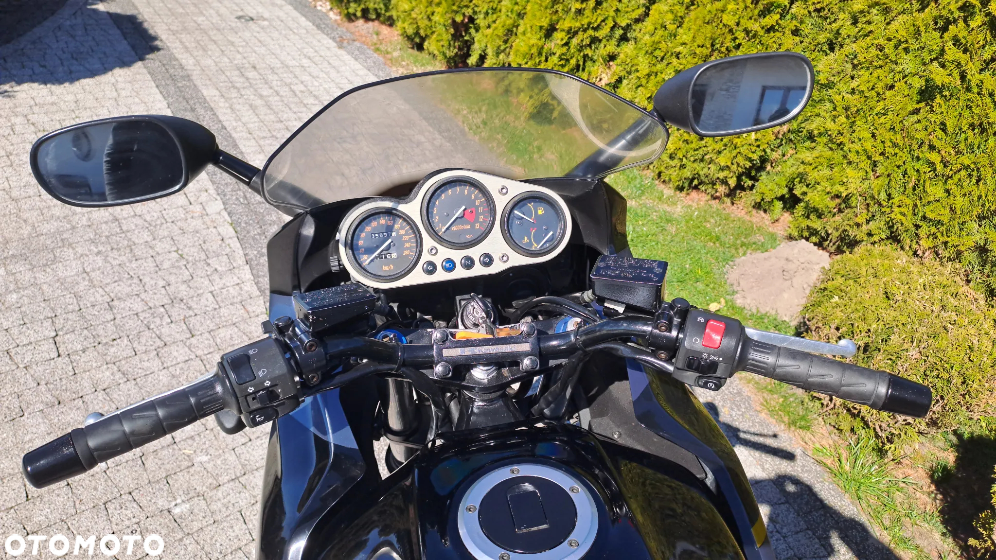 Kawasaki ZRX - 35