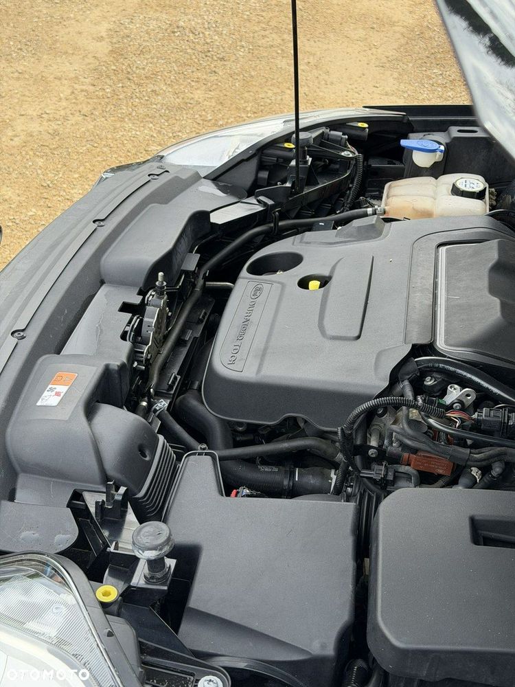 Ford Kuga - 24