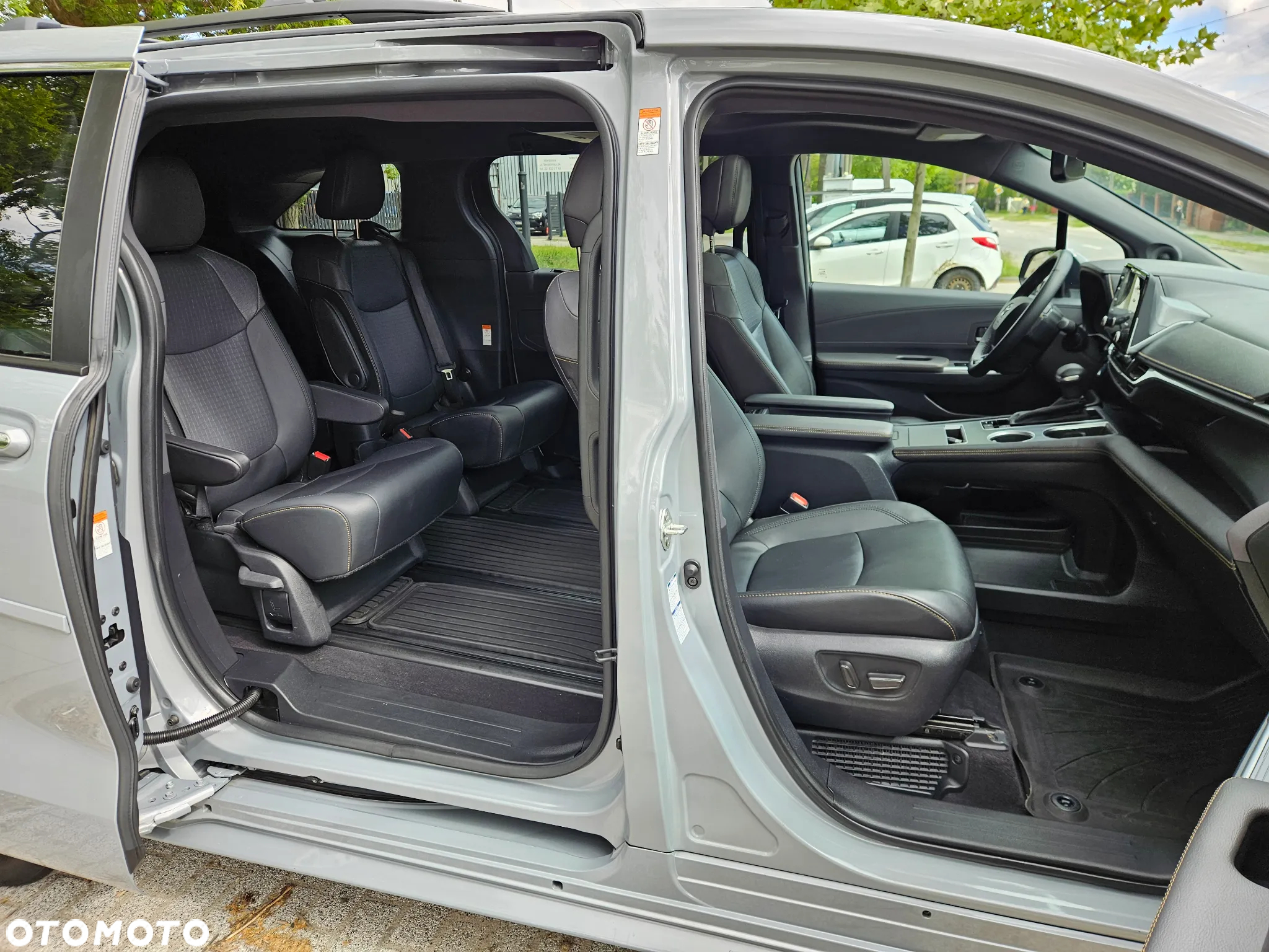 Toyota Sienna - 12