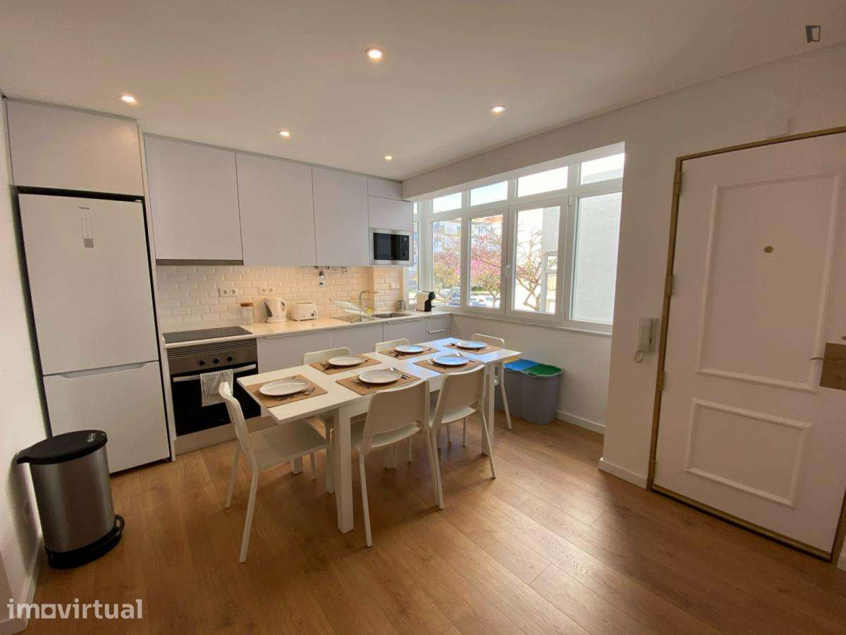 Quarto - localizado em Oeiras Lisbon - Grande imagem: 4/10