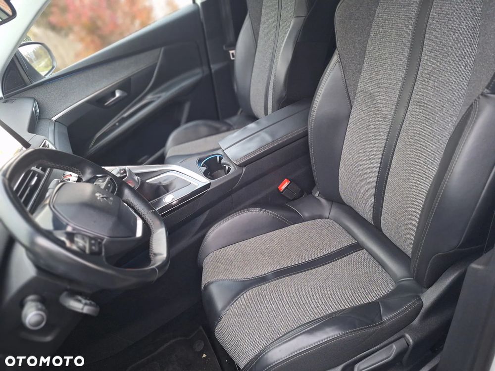 Peugeot 3008 1.2 PureTech Allure S&S - 24