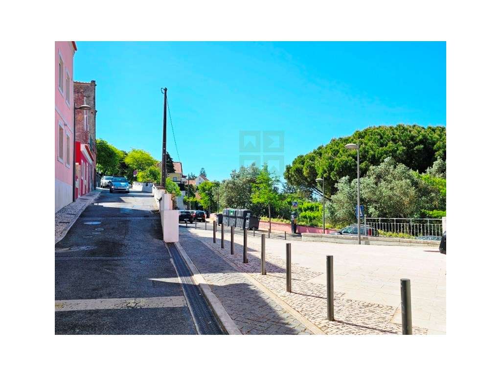 Prédio com 1 loja e 5 apartamentos, no centro de Oeiras - Grande imagem: 2/60