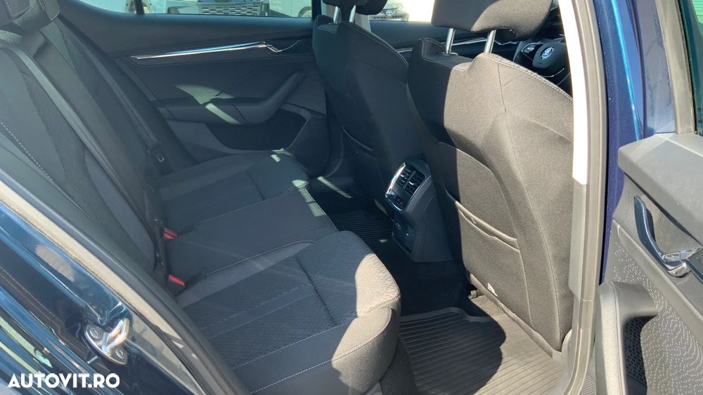 Skoda Octavia 2.0 TDI DSG 4X4 Style - 29