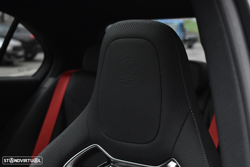 Mercedes-Benz C 63 AMG S E Performance Speedshift MCT9G Série Especial - 27